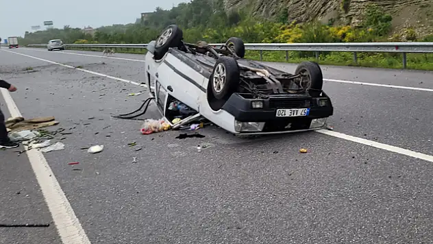 Sinop'ta otomobil takla attı: 2 yaralı