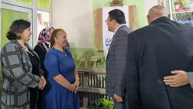 Alaçam Halk Eğitimi Merkezi yıl sonu sergisi açıldı