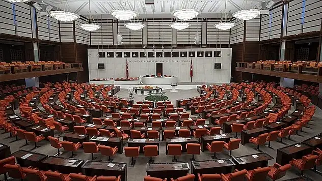 Yeni yasama döneminde gözler Meclis'te olacak