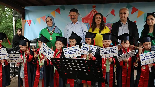 Ata Çocuk Gelişim Merkezi'nde minikler mezuniyet coşkusu yaşadı