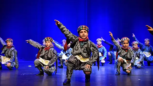 Kurtuluş hikayesi halk danslarıyla anlatıldı