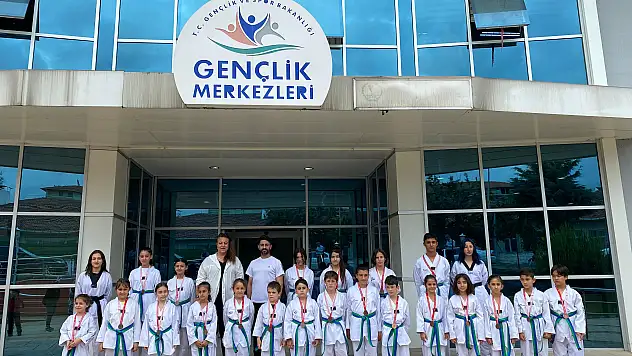 Alaçam'da tekvando sarı yeşil kuşak terfi sınavı yapıldı