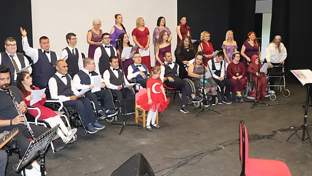 Engellilerin oluşturduğu korodan unutulmaz konser