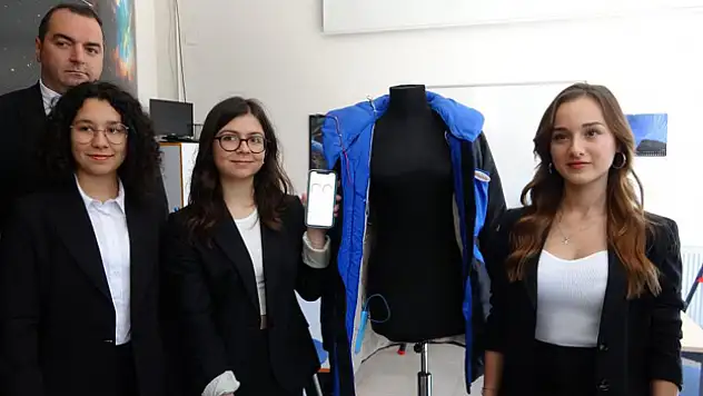 Antarktika'da bilim insanların giyebileceği teknolojik mont tasarladılar, ödülleri kaptılar