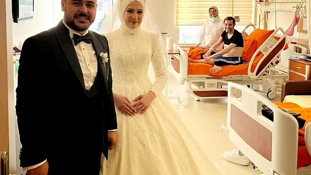 Gelinin vefası: Karaciğer nakli olan dayısını gelinliğiyle hastanede ziyaret etti