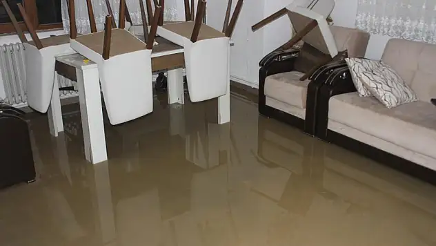 Ordu'da sağanak etkili oldu: Dere taşkını yaşandı, bazı evleri su bastı