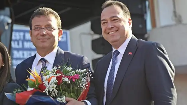 CHP'li belediye başkanından 'değişim' çağrısı: 'Herkes oturduğu koltuğun sevdasında'