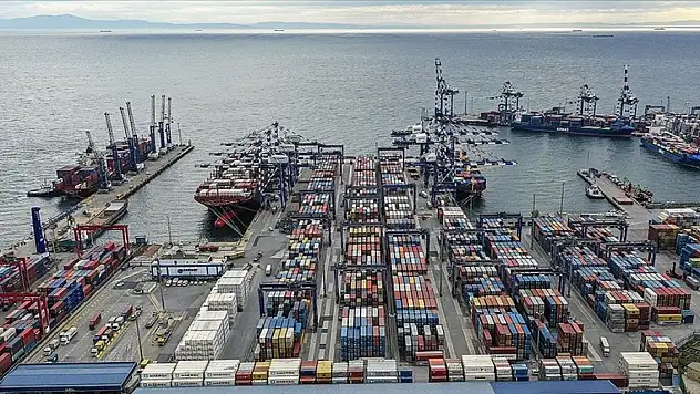 İhracatımız 23 Haziran'da günlük tarihi rekorla 2 milyar 121 milyon dolar seviyesinde gerçekleşti
