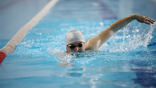 Dünya şampiyonu paletli yüzmeci, Avrupa Şampiyonası'nda madalya peşinde