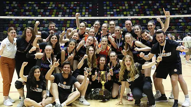 Eczacıbaşı Genç Kız Takımı, Türkiye şampiyonu oldu