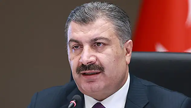 Bakan Koca: 'Özkan Uğur'un tedavisi, bulunduğu hastanede yoğun bakımda devam ediyor'