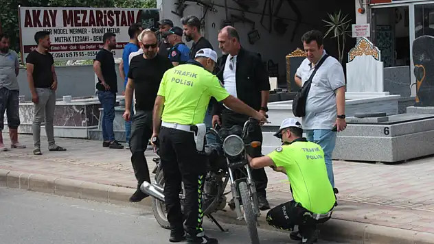 Hurdaya ayrılan motosikletle ters yönde ilerleyen sürücüye 13 bin 641 lira ceza