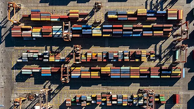 Ticaret Bakanlığı Türkiye'nin ihracatta bölge ve ürün çeşitliliğini artırdığını bildirdi