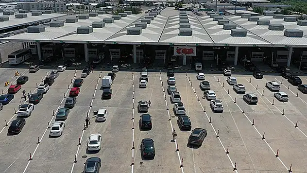 Kurban Bayramı tatili döneminde gümrük kapılarından 1,1 milyon yolcu geçti