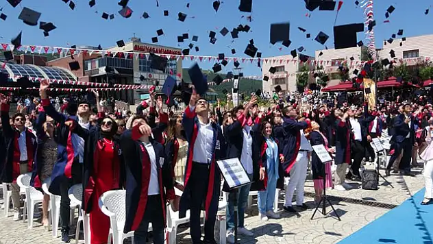 425 yeni mühendisin mezuniyet heyecanı