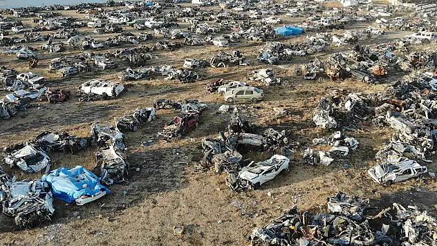 Enkazdan çıkarılan araçların akıbeti belli oldu