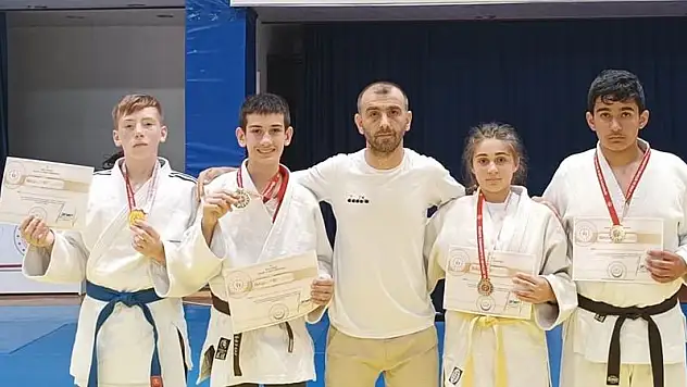 İlkadımlı sporcular Bolu'dan 4 birincilikle döndü