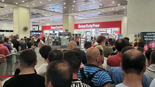 Vergi zamları sınır kapılarında yoğunluğa neden oldu