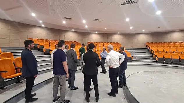 OMÜ Rektörü Ünal, Ladik'te meslek yüksekokulu inşaatını inceledi