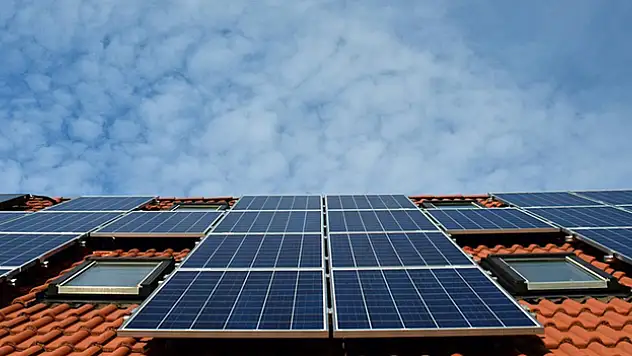 Çatı tipi güneş panelleri dünya genelinde 36 milyon evin enerjisini karşılıyor