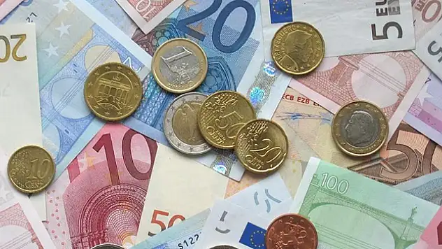 Almanya'da yıllık enflasyon haziranda yeniden yüzde 6,4'e yükseldi