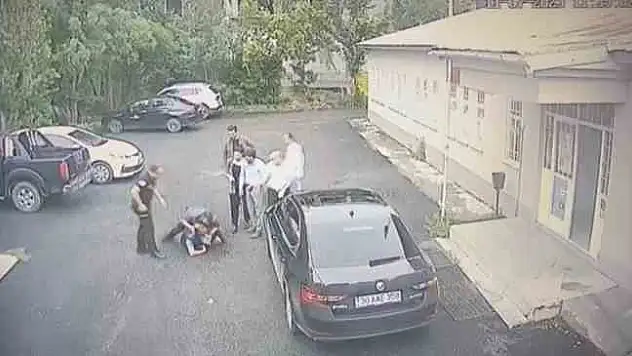 Kars'ta gazeteciye çirkin saldırı