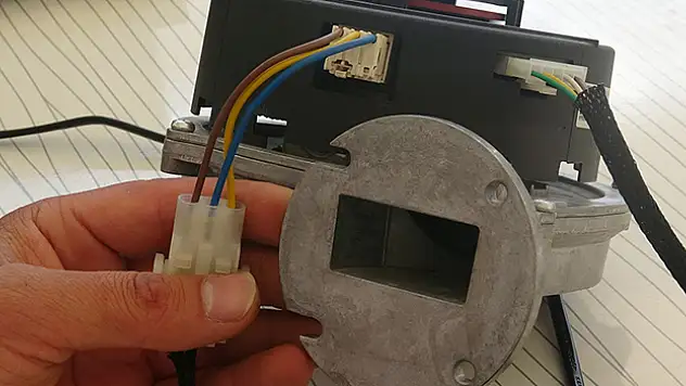 Serinlemek için bulduğu yöntemle elektrik faturasında tasarruf sağladı