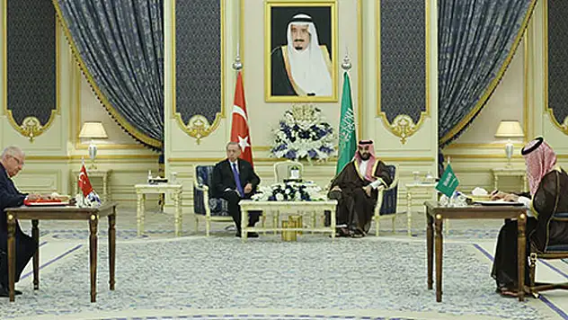 Cumhurbaşkanı Erdoğan'ın Körfez turunda 3 ülkeyle işbirliğini güçlendiren anlaşmalar imzalandı