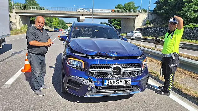 Samsun'da tırın dorsesine çarpan otomobilin sürücüsü yaralandı