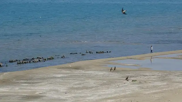 Van Gölü'ndeki iyileşme kısa sürdü: Su tekrar çekilmeye başladı