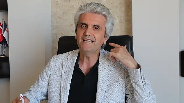 Ünlü estetikçi uyardı: 'Kepçe kulak ameliyatının ilkokul döneminde yapılması ideal'