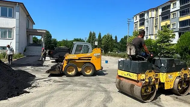 Tekkeköy'de okulların spor alanları yenileniyor