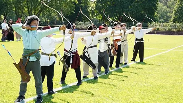 Geleneksel Türk okçuluğu Almanya'da yaşatılıyor