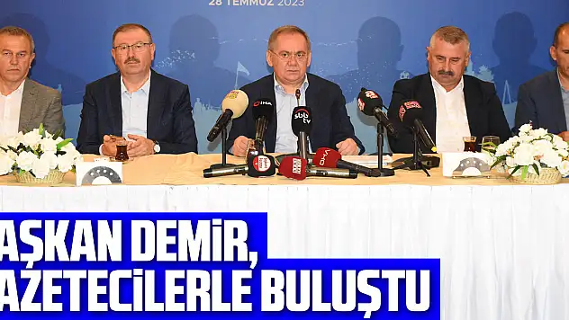 Samsun Büyükşehir Belediye Başkanı Demir, gazetecilerle buluştu