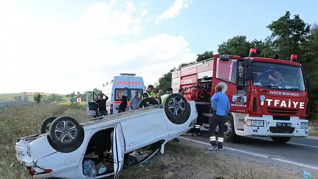 Tır ile otomobil çarpıştı: 3'ü çocuk 5 yaralı