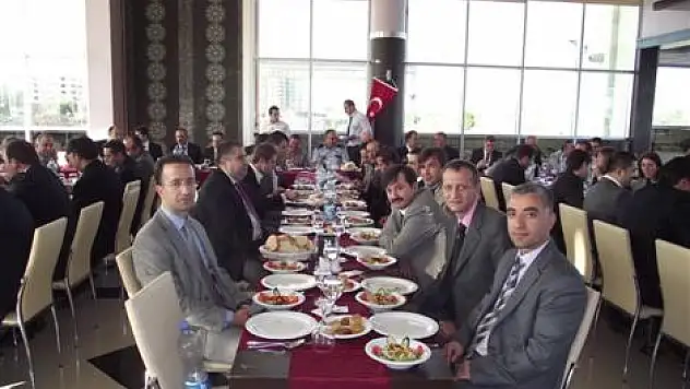 Göl Restoranda Şaşalı Sertifika Töreni