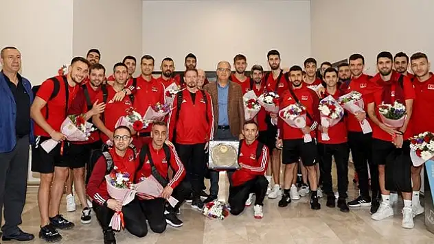 FIVB Challenger Kupası şampiyonu A Milli Erkek Voleybol Takımı, yurda döndü
