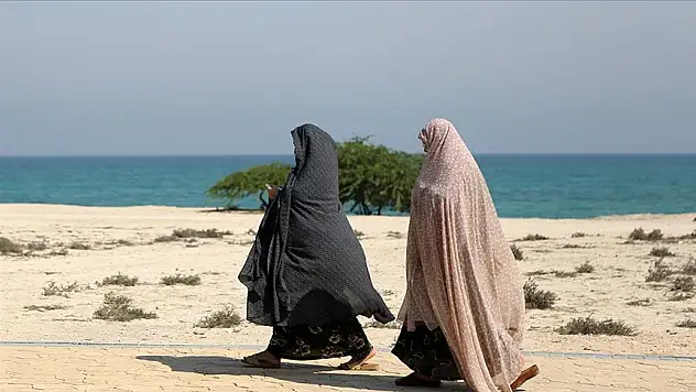 İran genelinde aşırı sıcaklar nedeniyle 2 gün tatil ilan edildi