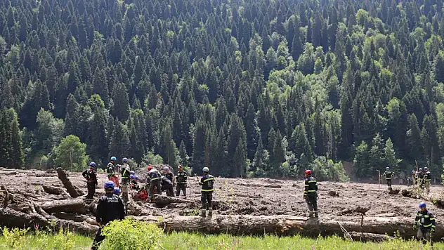 Gürcistan'da toprak kayması