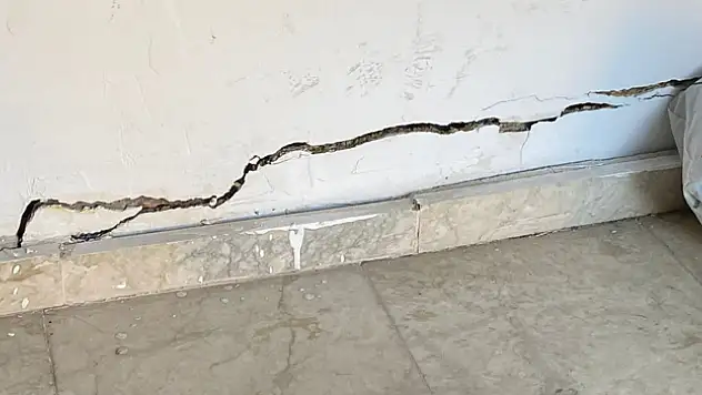 Büyük umutlarla aldıkları evler kabusları oldu