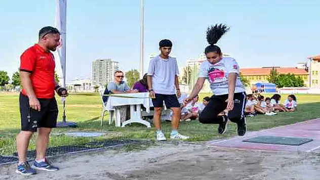 Kır Çiçekleri Projesi yeni sporcularını seçiyor