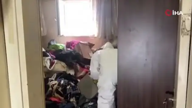 Gaziosmanpaşa'da şaşkına çeviren görüntü: Evden 5 ton çöp çıktı