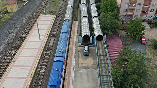 Gurbete 'arabalı trenle' rahat yolculuk