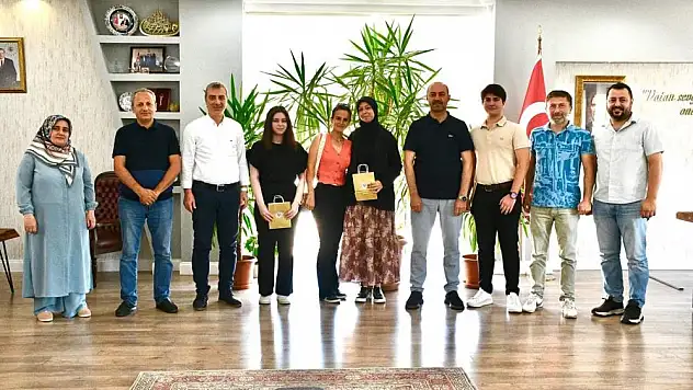 Terme'de YKS'de dereceye giren öğrencilere ödül