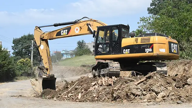 Kırsal mahalleye 15 m genişliğinde yol