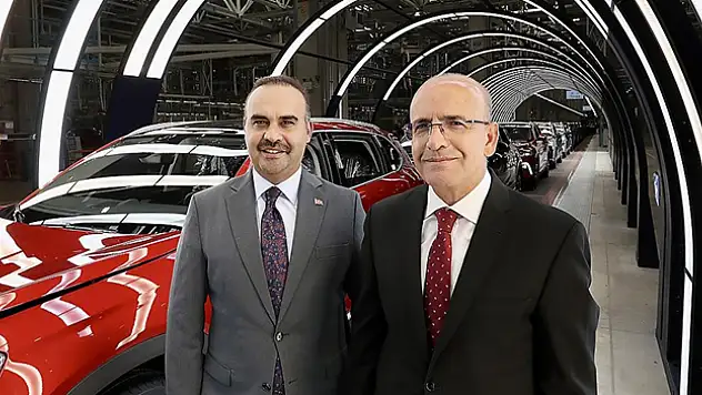 Bakan Kacır, Bakan Şimşek ile beraber Togg üretim ve teknoloji kampüsünü ziyaret etti