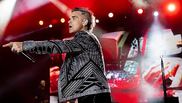 İngiliz şarkıcı Robbie Williams Türkiye'deki ilk konserini Bodrum'da verdi