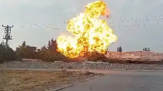 Bursa'da mobilya fabrikasının santrali bomba gibi patladı.. O anlar kamerada