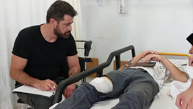 Ayrıldığı kız arkadaşı görüşmeyi kabul etmeyince kendini bıçakladı