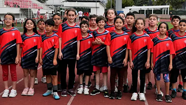 Minik atletler, milli takım için çalışıyor